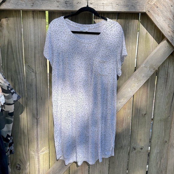 Sealy Cozy Modal Blend Stretchy Jersey Knit Snow Leopard Sleeper T Shirt Dress - Picture 1 of 6